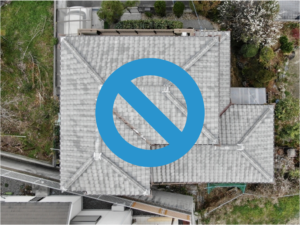 屋根に登らせない